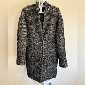 Zara Women’s Black and White Herringbone Coat